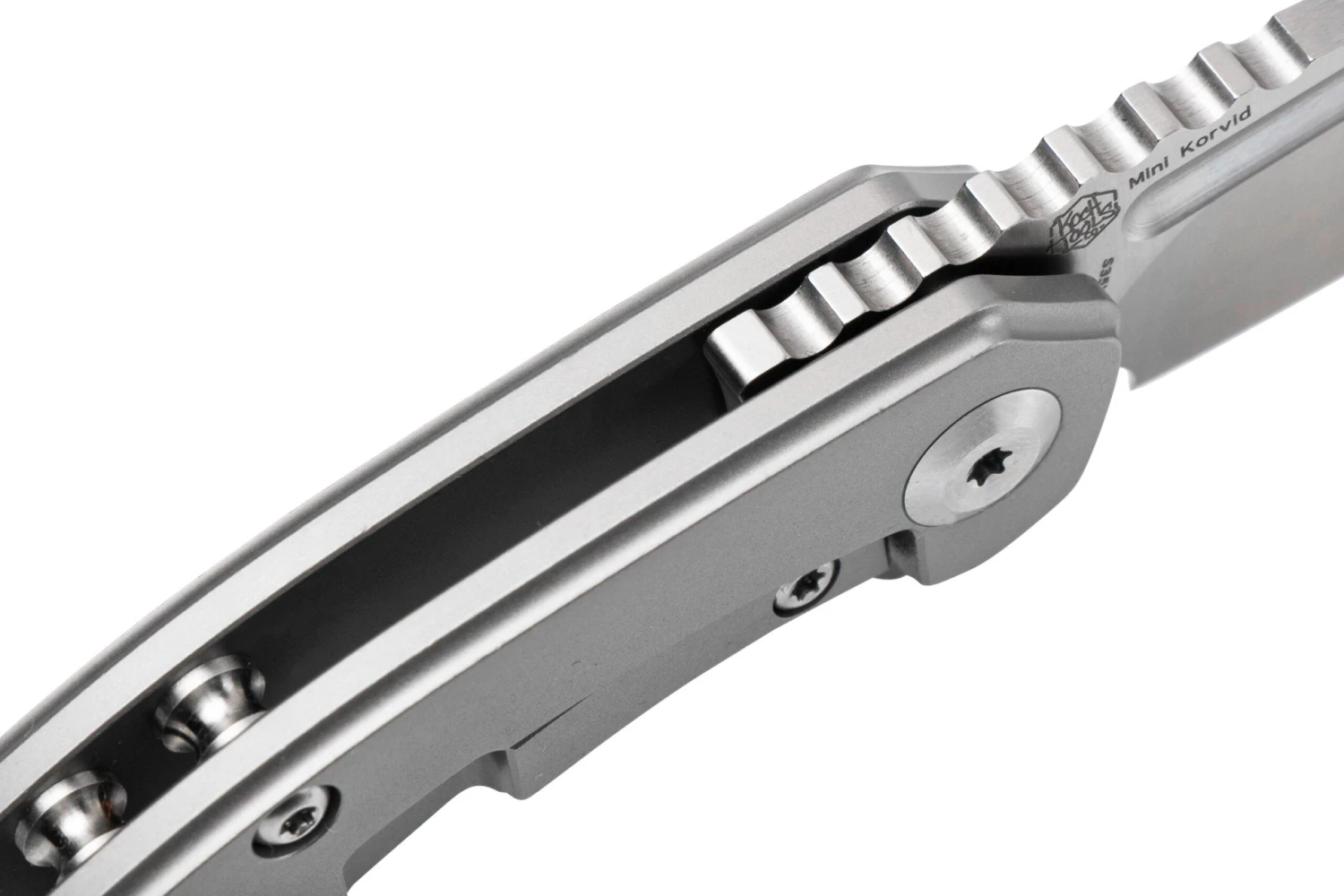 Kansept Mini Korvid K3030A2 Satin CPM-S35VN, Titanium Couteau De Poche, Justin Koch Design 7 Kansept Mini Korvid K3030A2 Satin CPM-S35VN, Titanium Couteau De Poche, Justin Koch Design – Image 5