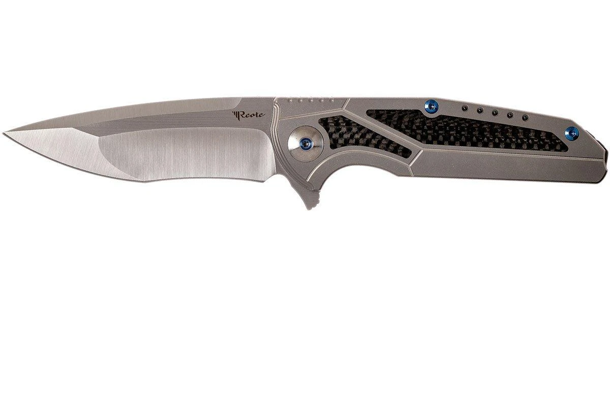 Reate K4 Grey, Carbonfiber Inlay, M390 Satin Finish Couteau De Poche 3 Reate K4 Grey, Carbonfiber Inlay, M390 Satin Finish Couteau De Poche