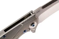 Reate K4 Grey, Carbonfiber Inlay, M390 Satin Finish Couteau De Poche 18 Reate K4 Grey, Carbonfiber Inlay, M390 Satin Finish Couteau De Poche -Couteausuisse Magasin RTK4 CF SF 07 reate rtk4 cf sf 07