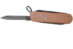 Victorinox Classic SD Alox Colours, Fresh Peach 0.6221.202G Couteau Suisse 8 Victorinox Classic SD Alox Colours, Fresh Peach 0.6221.202G Couteau Suisse -Couteausuisse Magasin VT0 6221 202G 03 victorinox