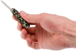 Victorinox Classic SD Camouflage 0.6223.94 Couteau Suisse -Couteausuisse Magasin VT0 6223 94 05 victorinox vt0 6223 94 05